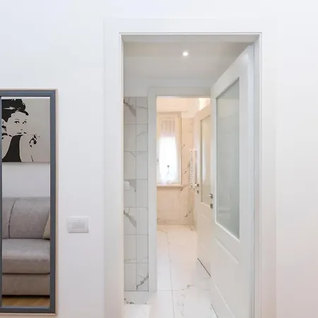 Magnoliaapartments - 2a Valle Duomo アパート ミラノ